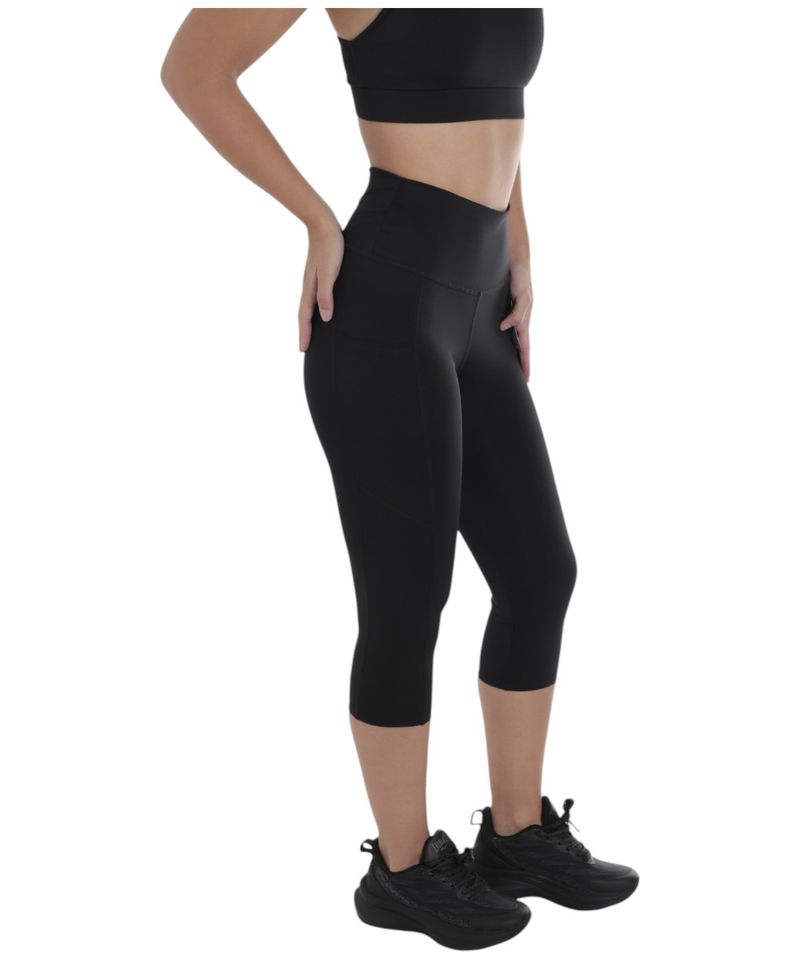 104867485-Leggings-capri-deportivo-Teammate-negro-solido-para-mujer