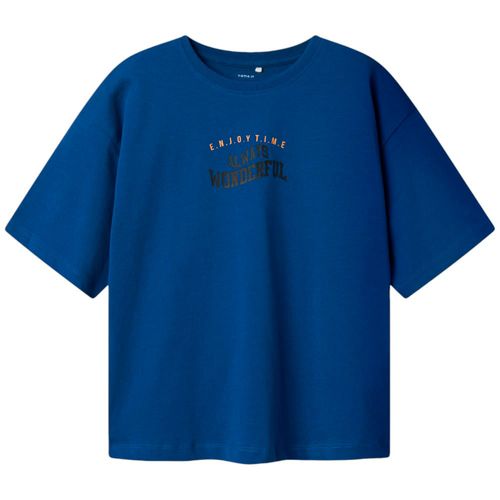 Camiseta azul con estampado para niño