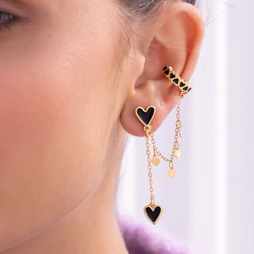 Set de aretes y ear cuff con corazones dorados para mujer