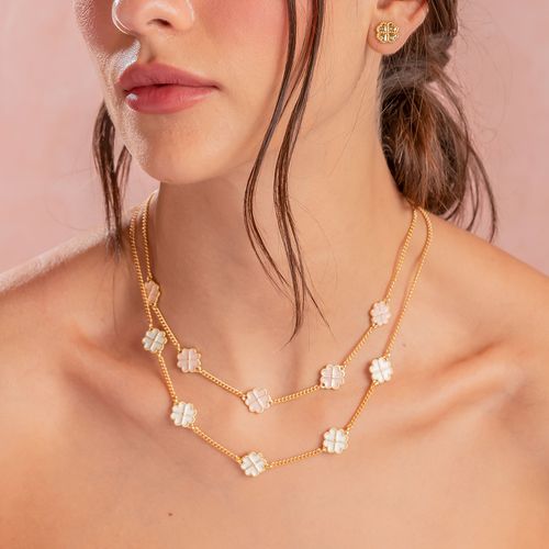 Set de aretes y collardoble dorado para mujer