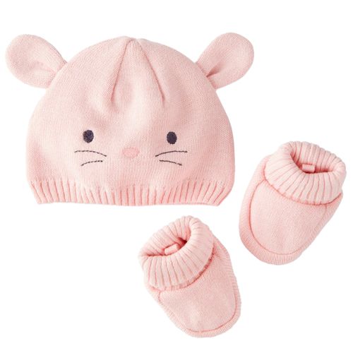 Set de gorro y botitas de crochet para bebé niña