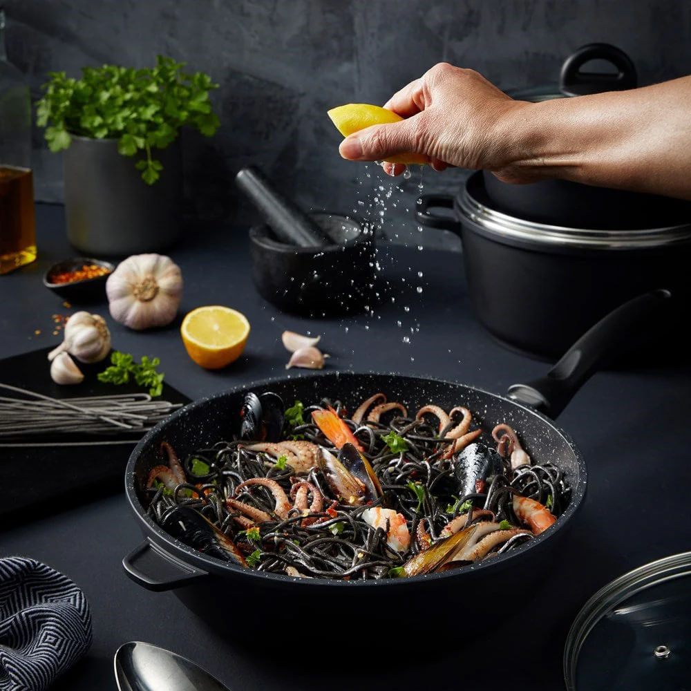 Detalle batería de cocina CuisinePro STONE