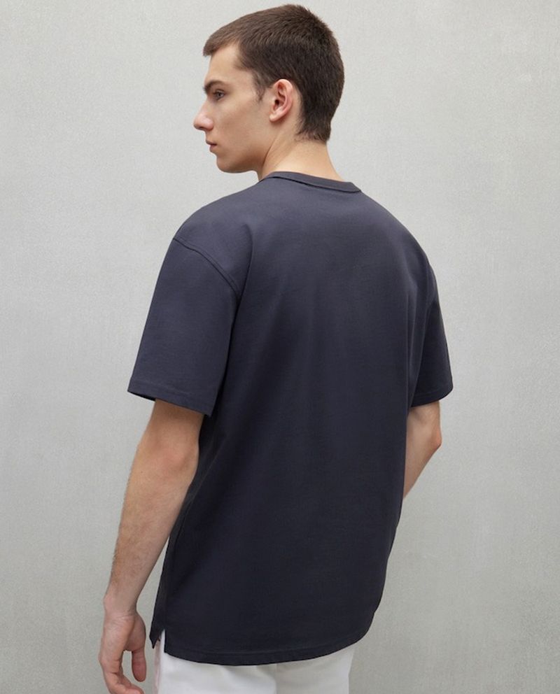 105000292-Camiseta-Easy-Wear-relaxed-fit-negra-solida-para-hombre