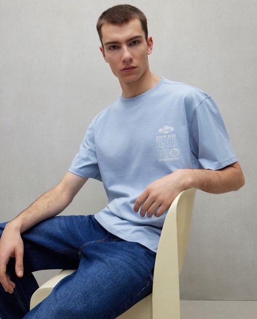 Camiseta Easy Wear relaxed fit celeste con estampado "Denim Blue" para hombre