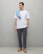 105000280-Camiseta-Easy-Wear-relaxed-fit-blanca-solida-para-hombre