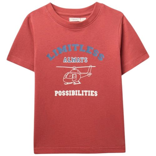 Camiseta roja con estampado para niño