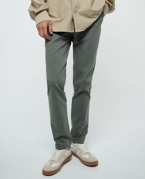 Pantalón chino Sfera slim fit verde sólido para hombre