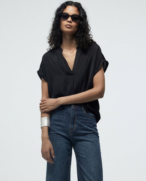Blusa Sfera casual negra manga corta para mujer