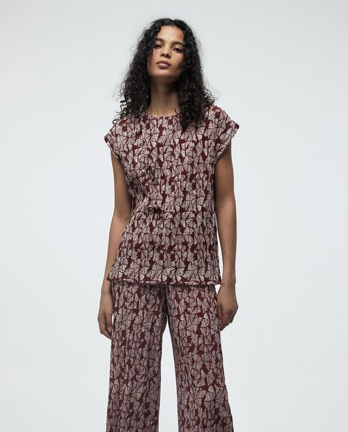 Blusa Sfera casual estampada manga corta para mujer