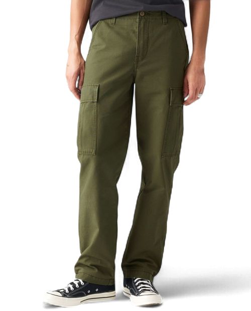 Pantalón cargo Levi's 502 straight fit verde oscuro solido para hombre