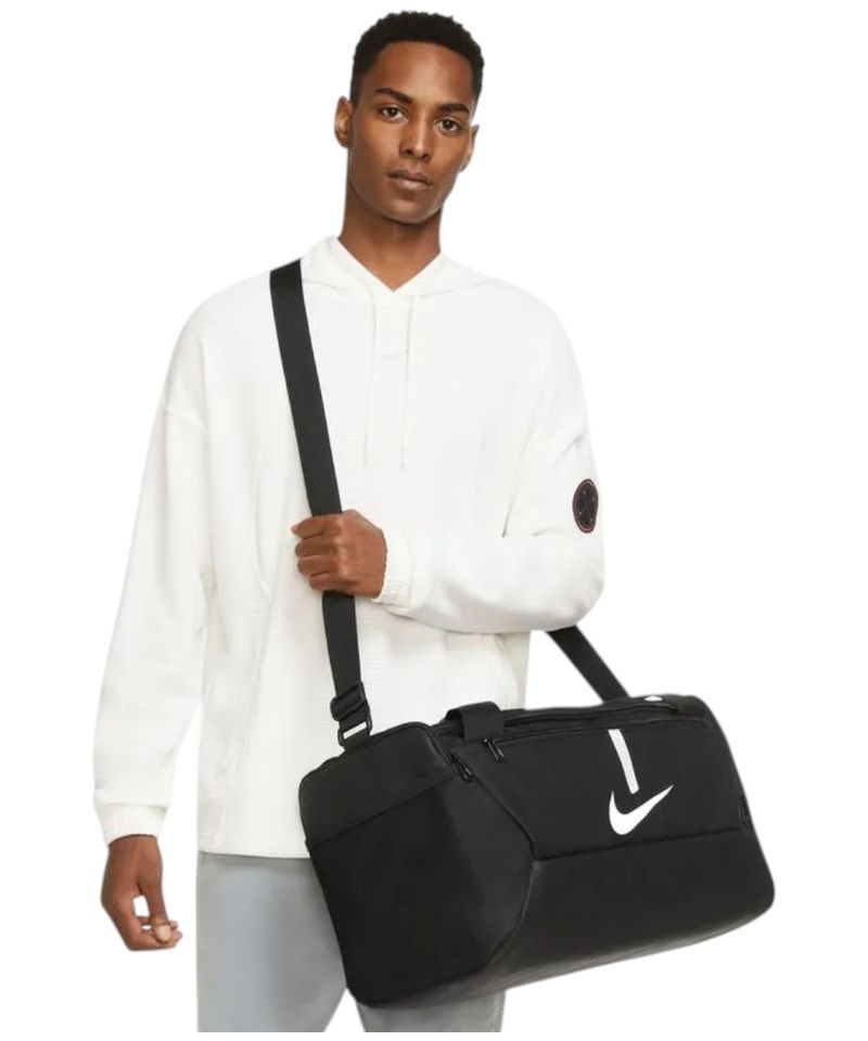 104988508-Maletin-duffel-deportivo-Nike-negro