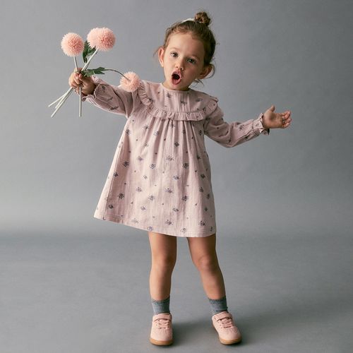 Vestido rosado para bebé niña