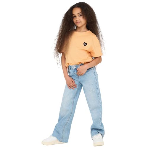 Blusa anaranjada con bordado para niña