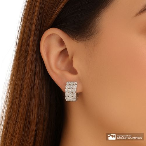 Argollas huggies de plata con zirconia para mujer