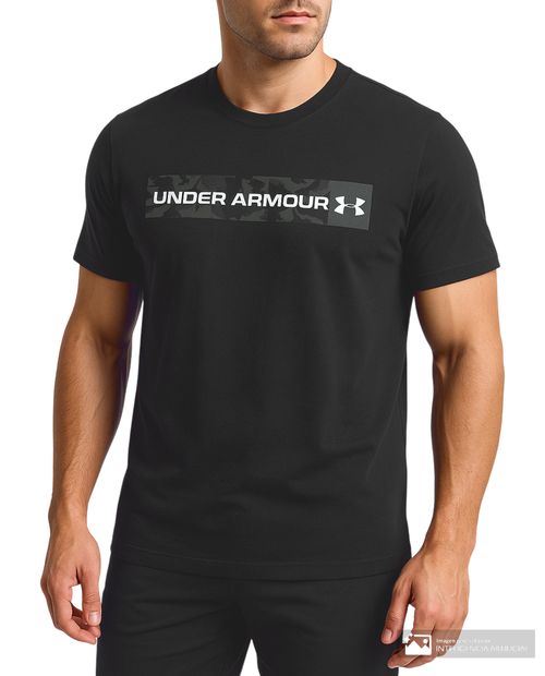Camiseta deportiva Under Armour loose fit negra estampada para hombre