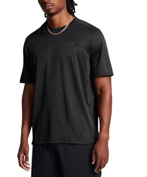 Camiseta deportiva Under Armour negra sólida para hombre