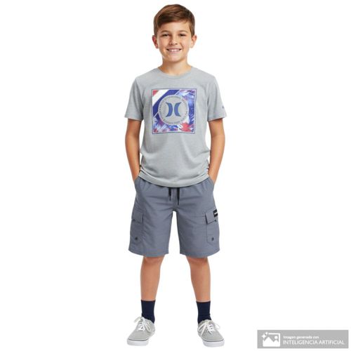 Camiseta gris con estampado gráfico para niño