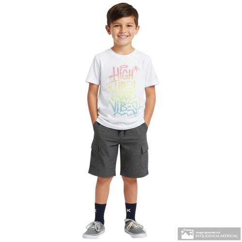Camiseta blanca con estampado gráfico para niño