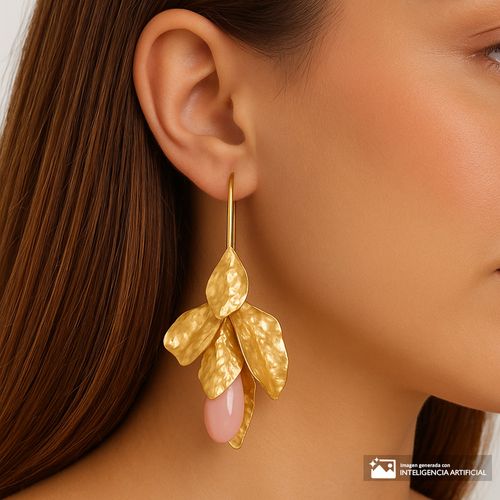 Aretes de pétalos dorados para mujer