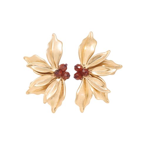 Aretes de flor dorados para mujer