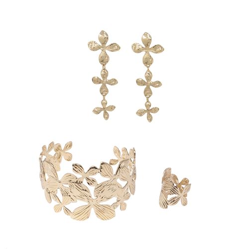 Set de anillo, aretes y brazalete color dorado para mujer