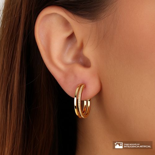 Aretes de metal en dorado tipo aro con circonias para mujer