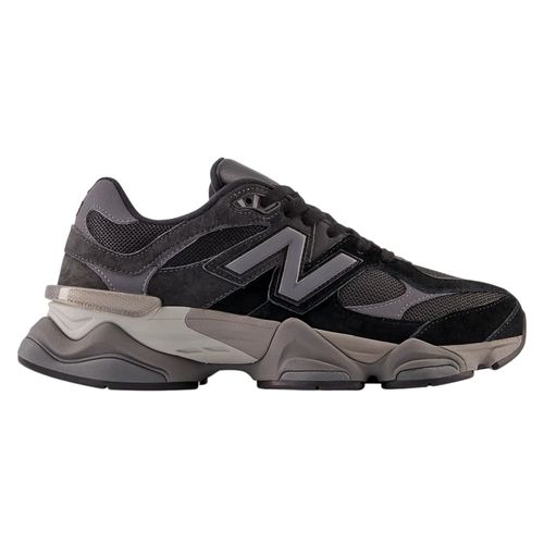 Zapato New Balance 9060 casual color negro para mujer