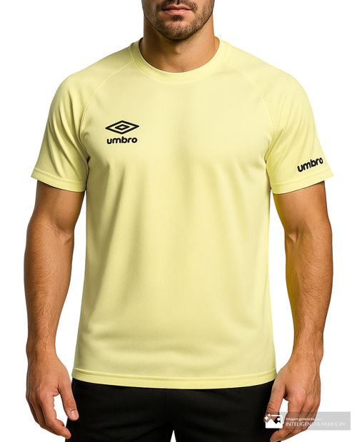 Camiseta deportiva Umbro amarilla estampada para hombre