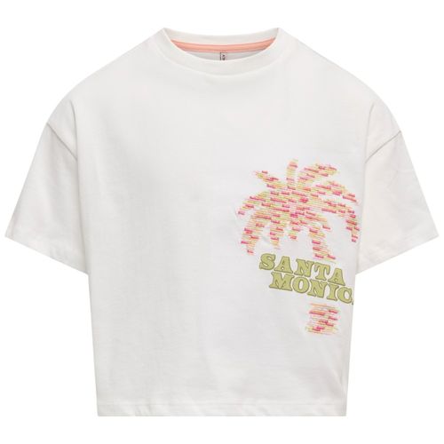 Blusa blanca con bordado para niña