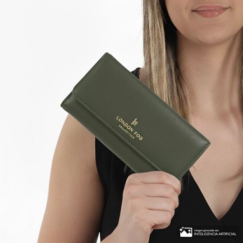Billeteras Flap London Fog color verde para mujer