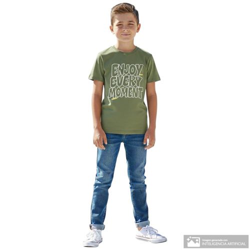 Camiseta verde estampada para niño
