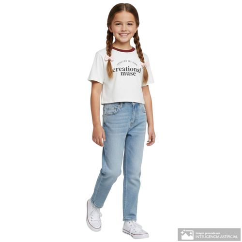 Camiseta blanca con estampado para niña
