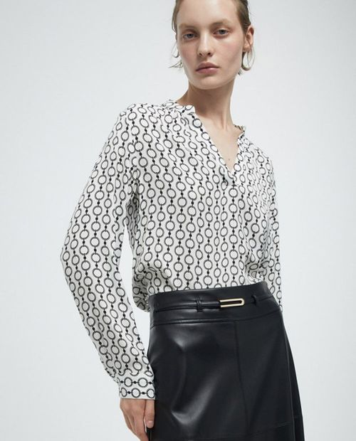 Blusa Sfera casual estampada manga larga para mujer