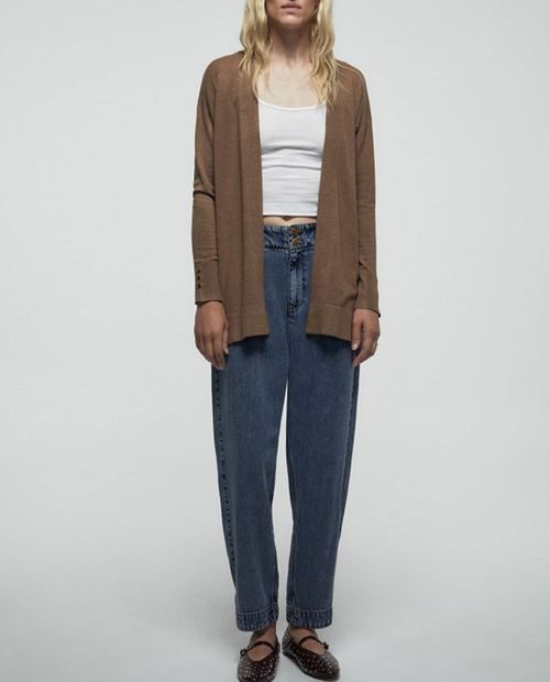 Suéter Sfera fly away café para mujer