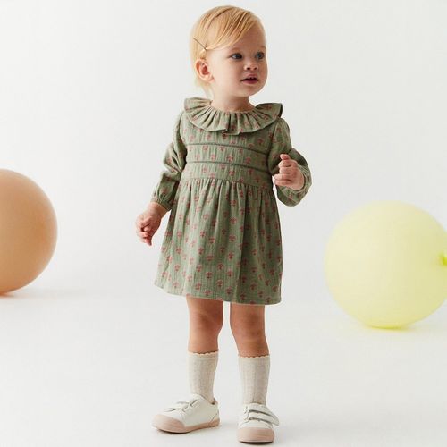 Vestido verde con estampado floral para bebé niña