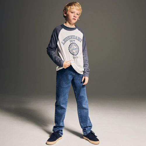 Jeans azul denim lavado para niño