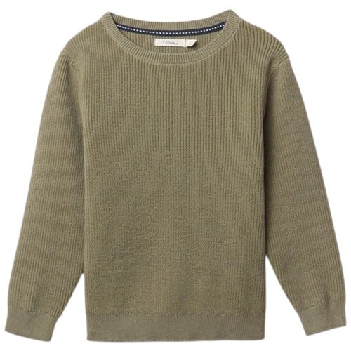 Suéter verde tejido para niño