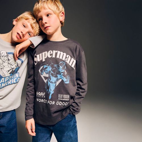 Camiseta gris con estampado de Superman para niño