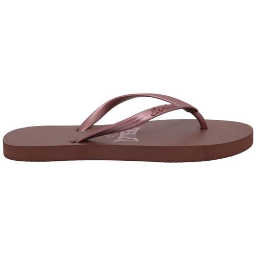 Sandalia de playa Everlast color vino para mujer