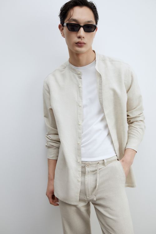 Camisa casual de lino Sfera regular fit beige claro texturizada para hombre