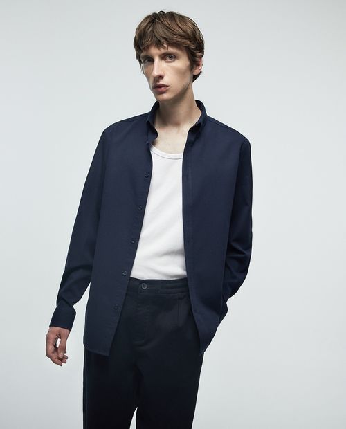 Camisa casual Sfera slim fit azul navy texturizada para hombre