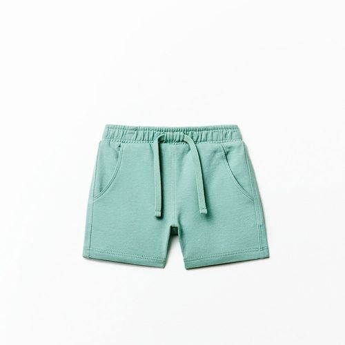 Short verde sólido para bebé niño