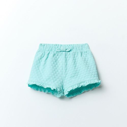 Short celeste con textura para bebé niña