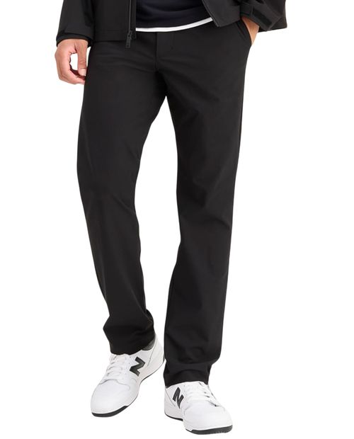 Pantalón chino Docker Go Airweave slim fit negro sólido para hombre