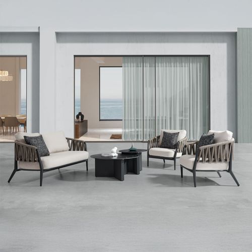 Sala 2-1-1 con 2 mesas para exteriores