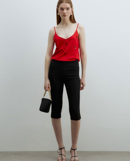 Camiseta Sfera roja con detalle de flores de tirantes para mujer