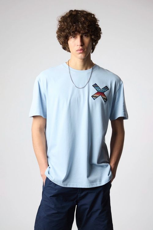 Camiseta Blue Banana regular fit celeste con bordado "X" para hombre