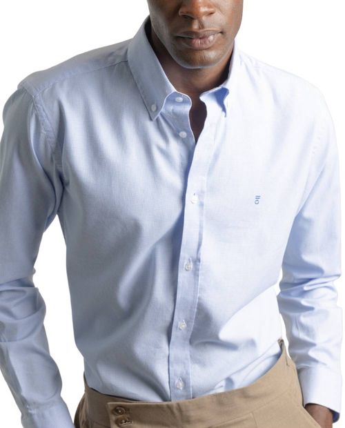 Camisa casual PuroEGO slim fit celeste con mini cuadros para hombre