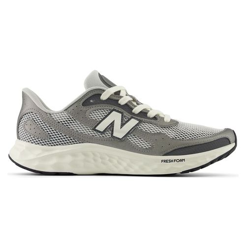 Zapato New Balance Arishi V4 deportivo gris para hombre