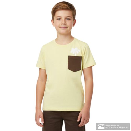 Camiseta amarilla con bolsillo café y estampado de palmera para niño
